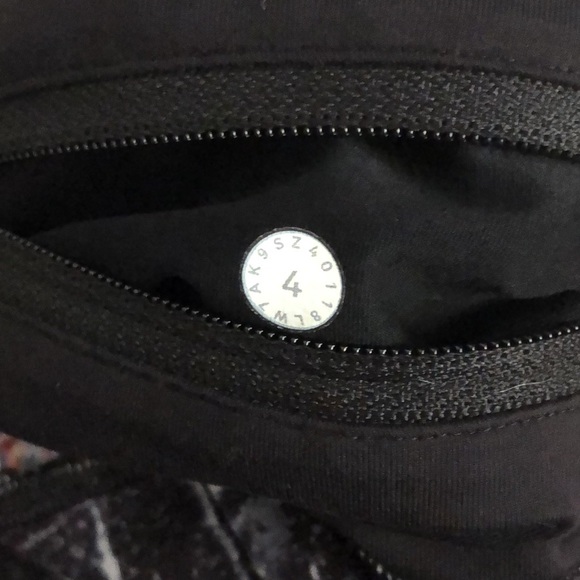 Lululemon Speed Up Short 2.5 - Picture 4 of 4